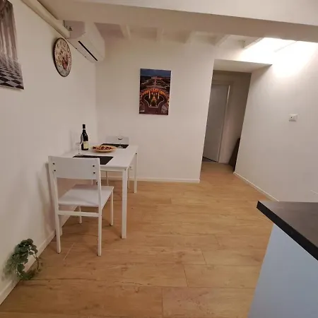 La Petite Maison Royale *